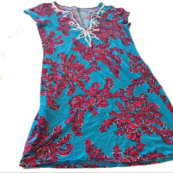 Lilly Pulitzer Dresses & Skirts - Lilly Pulitzer Brewster V Neck T-shirt Dress Large